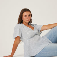 Curve Flutter Sleeve Floral Top Plus Size Tops -2020AVE