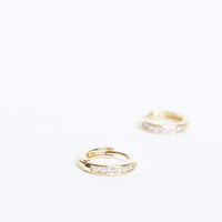 Minimal Gemmed Hoop Jewelry -2020AVE