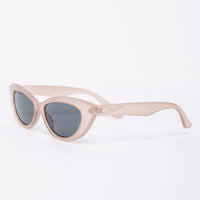 Off-duty Cat Eye Sunnies Accessories -2020AVE