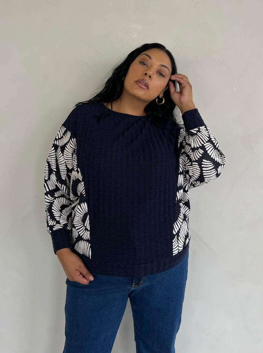 Plus Size Long Sleeve Patterned Sweater Plus Size Outerwear -2020AVE