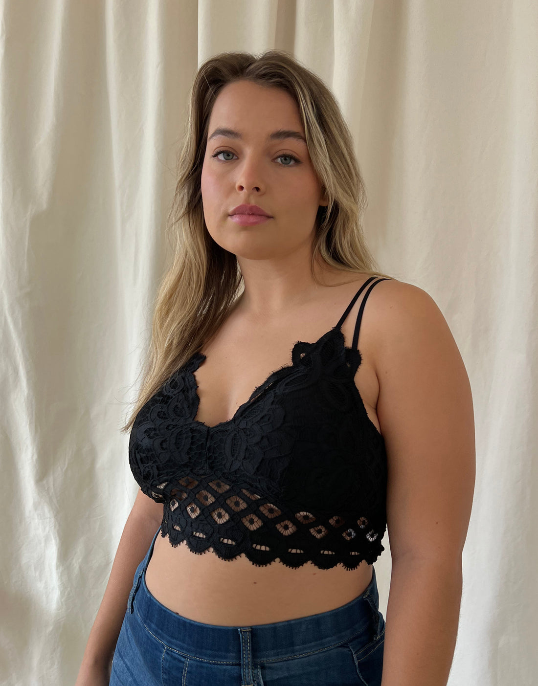 Plus Size Eve Lace Bralette - Curvy Intimates – 2020AVE