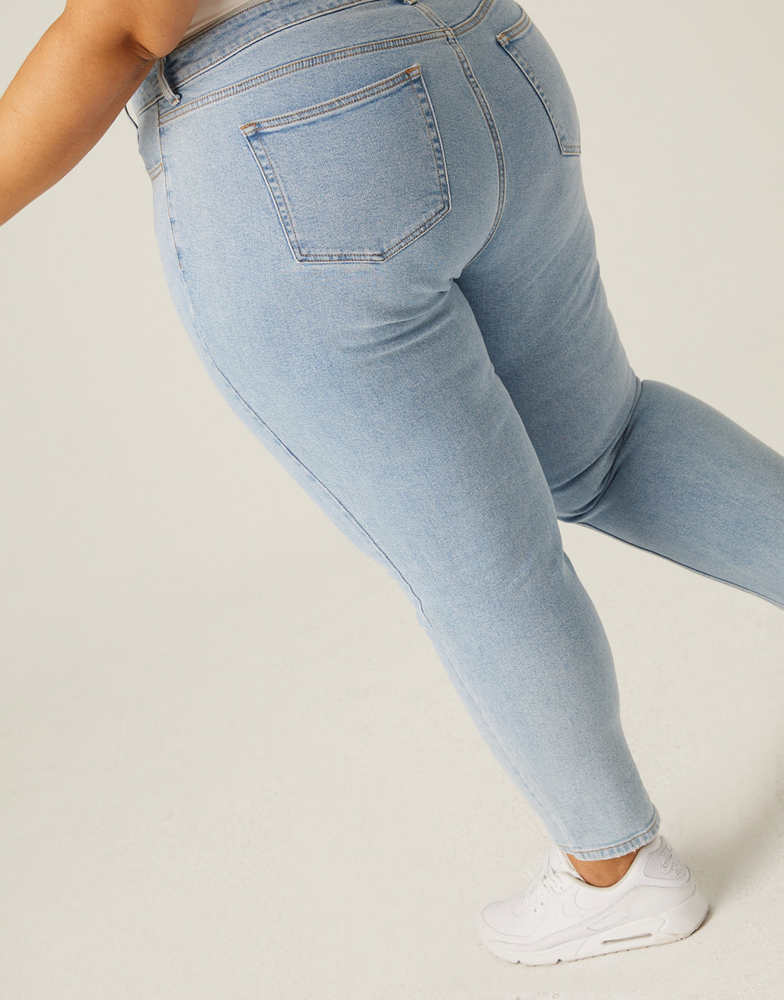 Plus Size High Rise Mom Jeans – 2020AVE