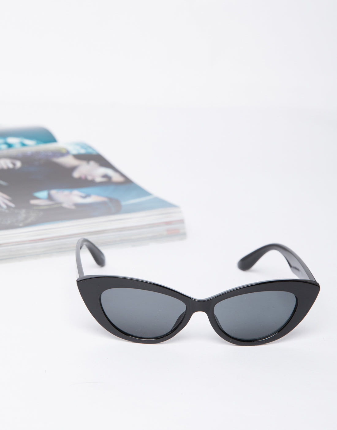 Off-duty Cat Eye Sunnies Accessories -2020AVE