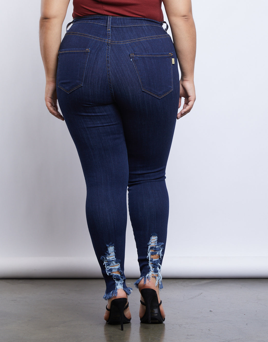 https://www.2020ave.com/cdn/shop/products/Plus_Size_Cassidy_Distressed_Jeans_9_1100x.jpg?v=1576090079