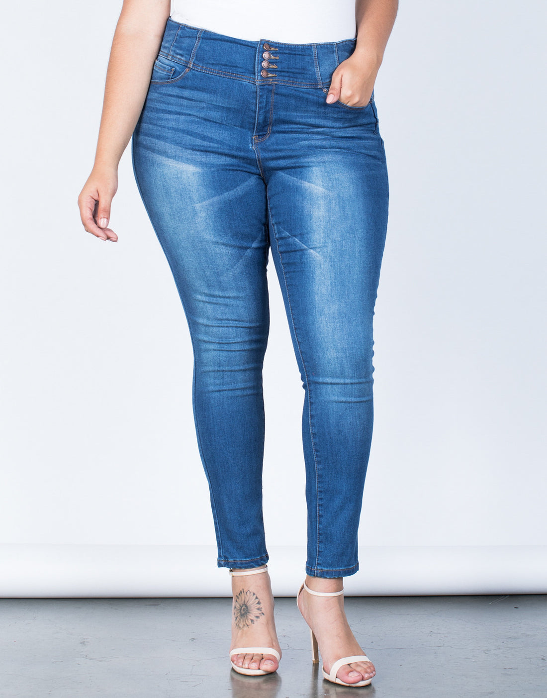 Plus Size Buttoned High Up Jeans – 2020AVE